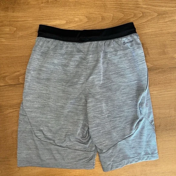 NEW Adidas Axis 3.0 Knit Shorts Men's Small Pockets Training Gym Activewear GRAY - Picture 8 of 9